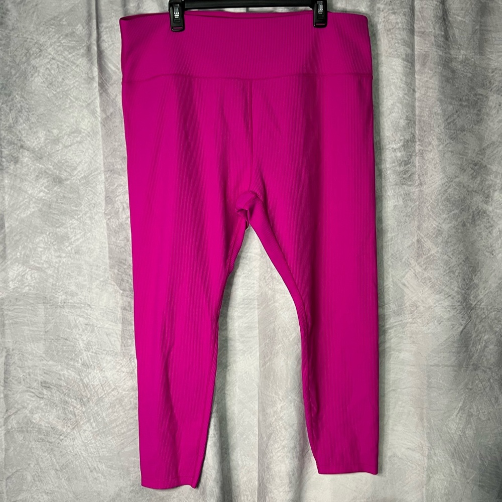 MTA Sport Fuchsia Ribbed Capri Leggings - 2X